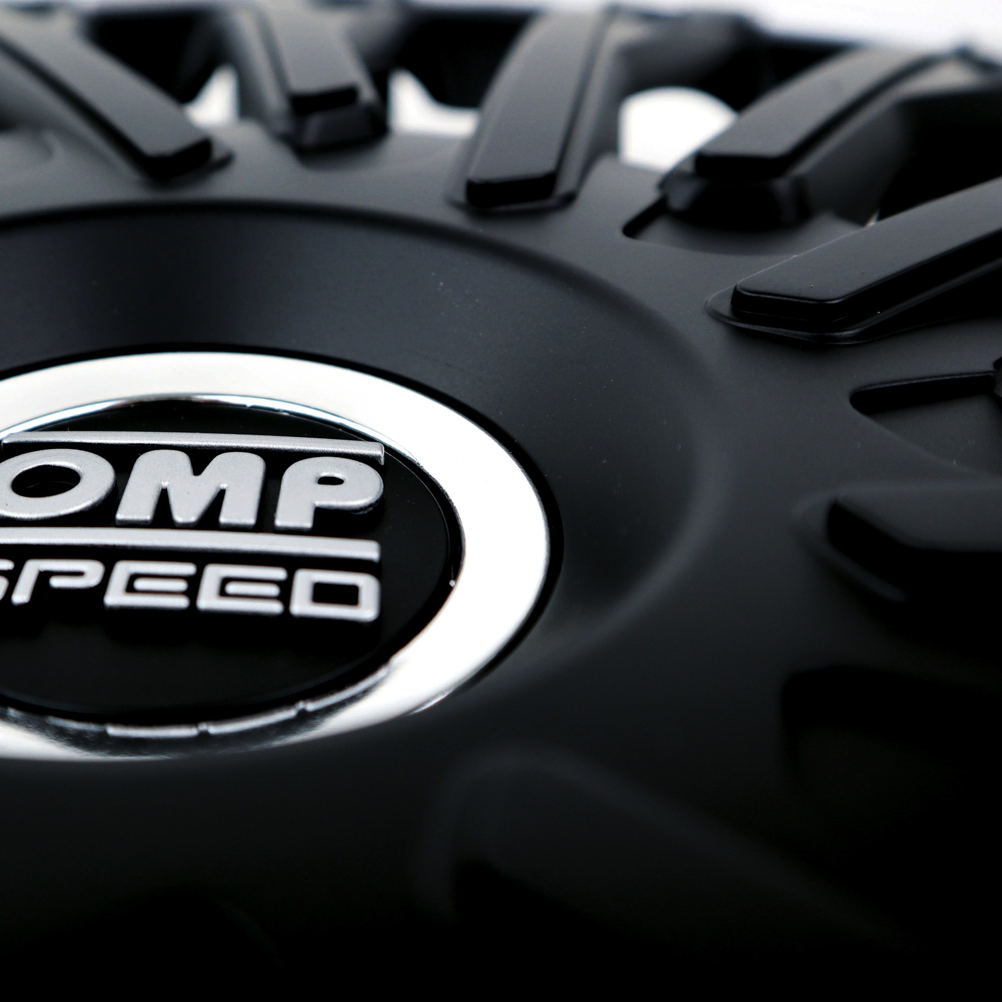 OMP SPEED JUEGO DE 4 TAPACUBOS STINGER COLOR NEGRO 13 PULGADAS - Imagen 2