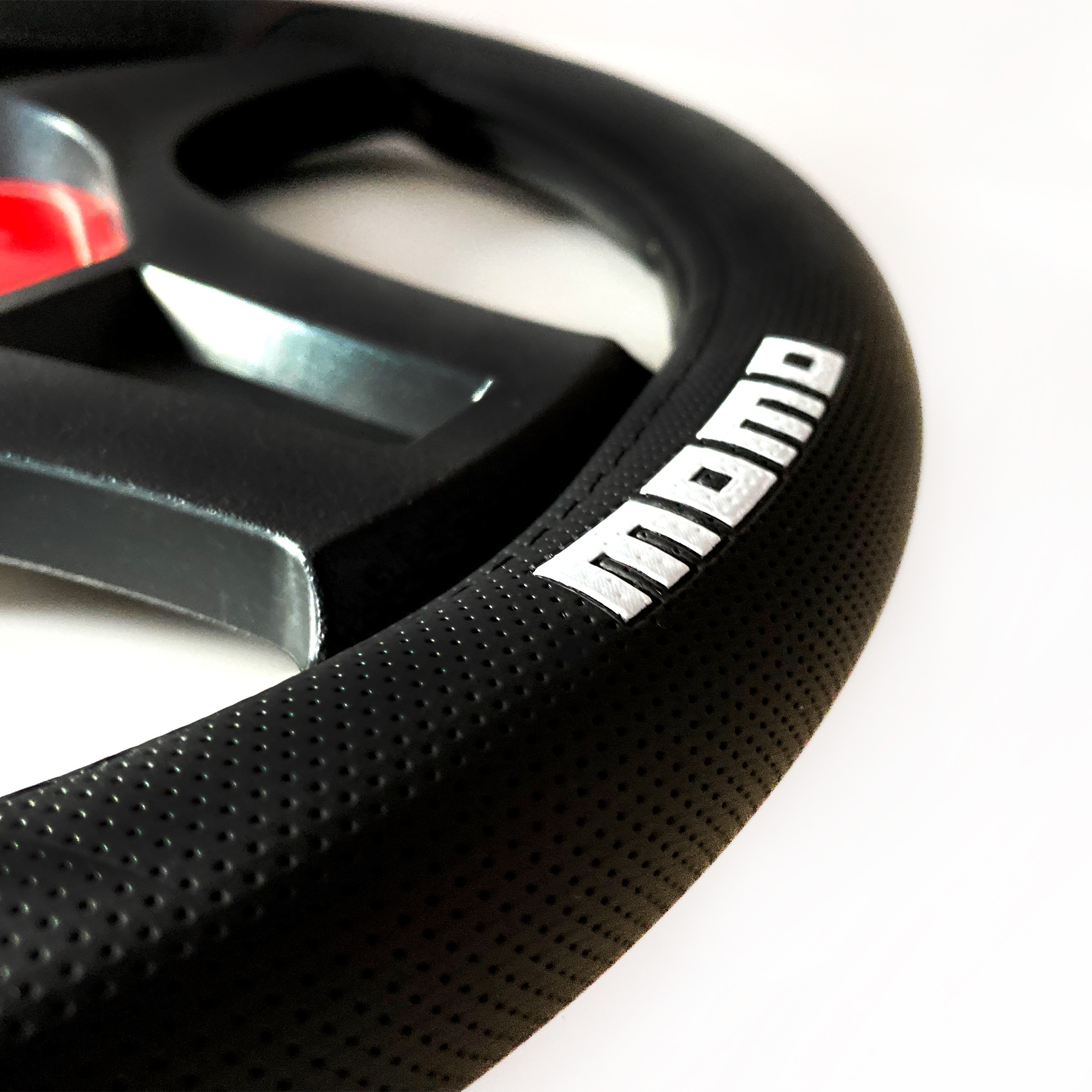 FUNDA VOLANTE MOMO SUPERGRIP UNIVERSAL NEGRO Y ROJO 38-39CM - Imagen 3
