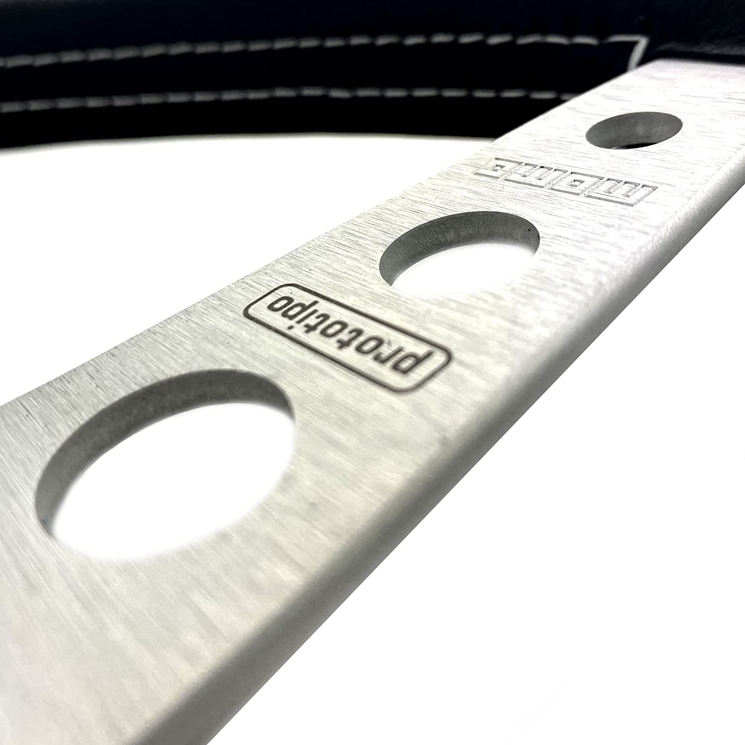VOLANTE MOMO PROTOTIPO 320 MM RADIO GRIS - Imagen 3