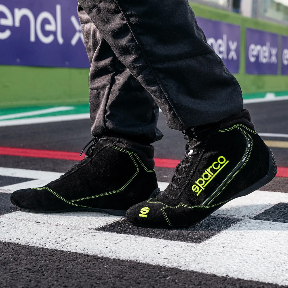 BOTINES SLALOM 2022 TALLA 44 NEGRO/AMARILLO - Imagen 4
